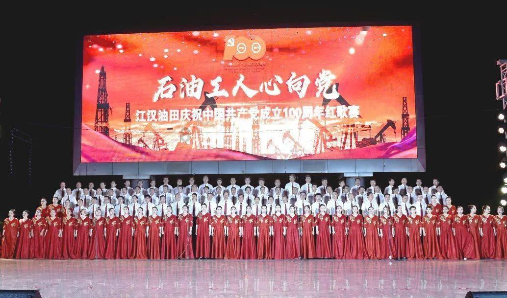 众星欢乐迎腊八:刘诗诗、杨紫秀腊八粥,张馨予欢跃雪地